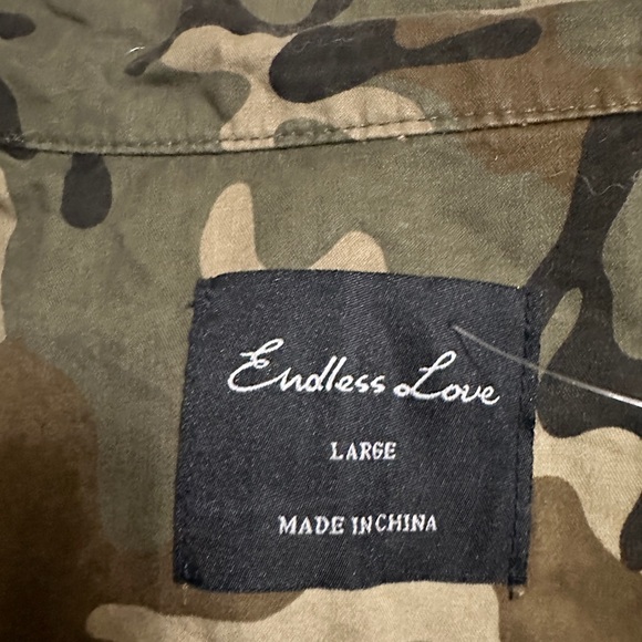 Beautiful womens camo jacket size large - Picture 3 of 3